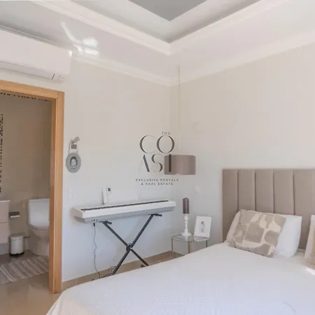 Villa Private House With Garden & Pool By The Coast Exclusive Lagos