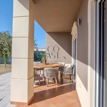 Villa Private House With Garden & Pool By The Coast Exclusive Lagos
