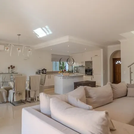 Private House With Garden & Pool By The Coast Exclusive Villa *